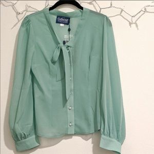 NWT Collectif button front seafoam top